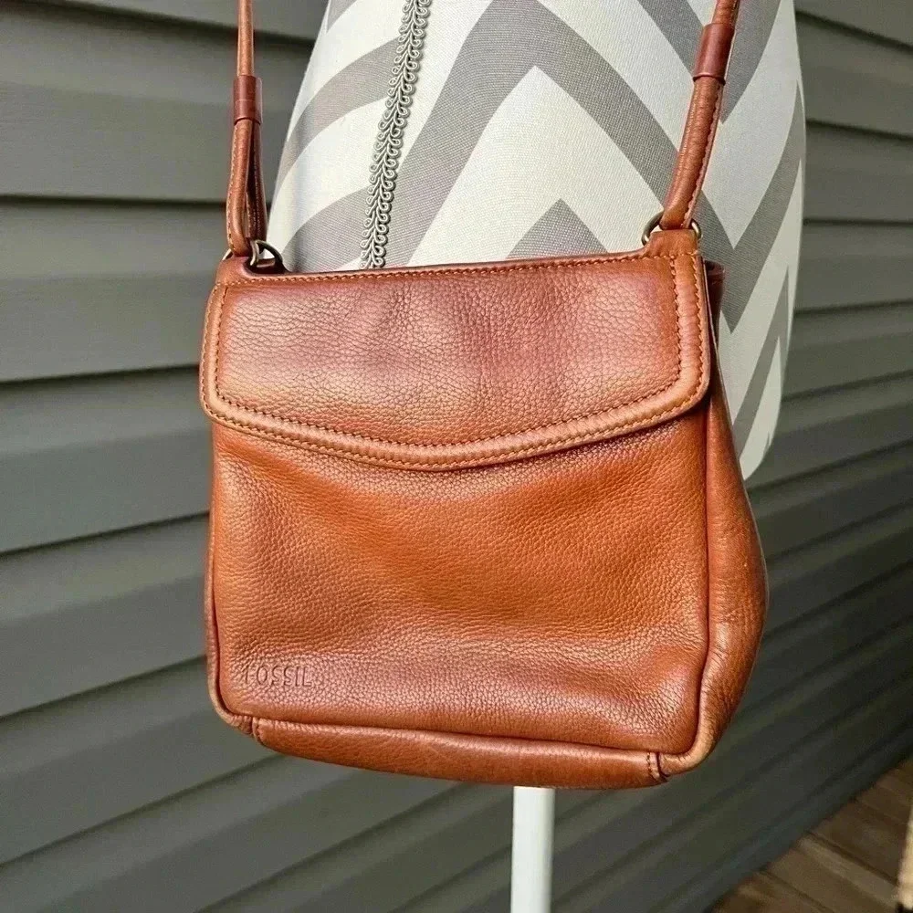 Vintage Fossil Brown Leather Small Crossbody Shoulder Bag Purse - Picture 2 of 8